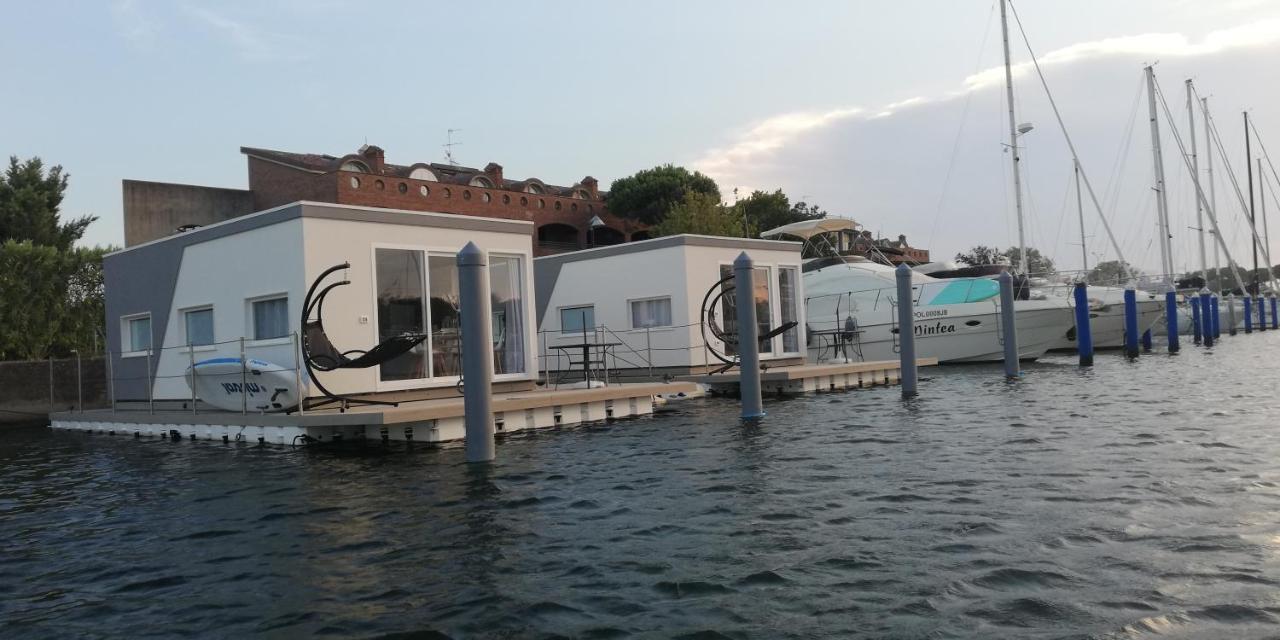 Marina Degli Estensi Floating Resort Лидо-дельи-Эстенси Экстерьер фото